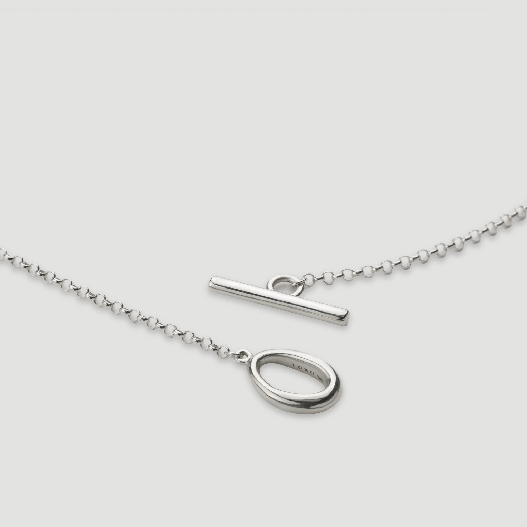 Loro O necklace 02