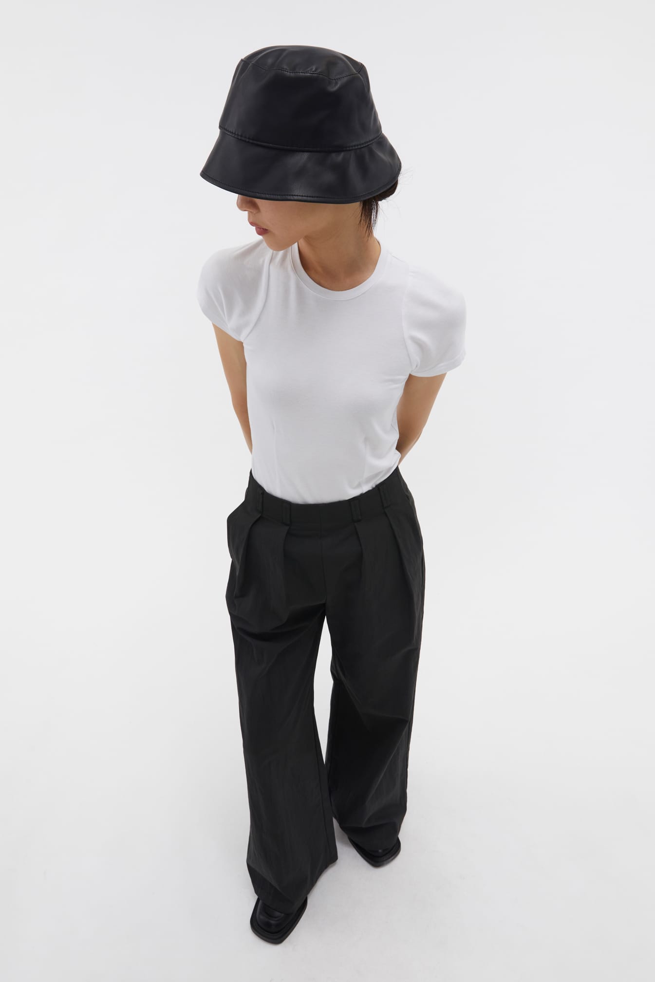 台湾発【STUDIO DOE】レザーバケットハット Studio Doe - 極簡皮質BUCKET HAT (黑) (F) | Studio Doe